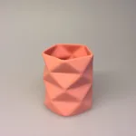 Trine Rytter keramik - Foldemønster koral, keramik, made in denmark, dansk design, håndlavet, håndmodelleret, porcelænsler, koral, coral, varme farver, biti, ribe, kunsthåndværk, brugskunst, specielt, dekoration, enkelt, stilrent, stiligt