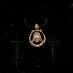 Viking Vedhæng i bronze - Freja rund lille vikingesmykke - vedhæng Freja i bronze, viking. asatro, nordisk mytologi, nordiske guder, thor, frej, frugtbarhed, frugtbarhedsgudinde, ydun. idun, frigg, norner, kærlighedsgudinde, fund, vikingefund, smykkefund, museumssmykker, kopismykker, ribe, vadehavet, biti