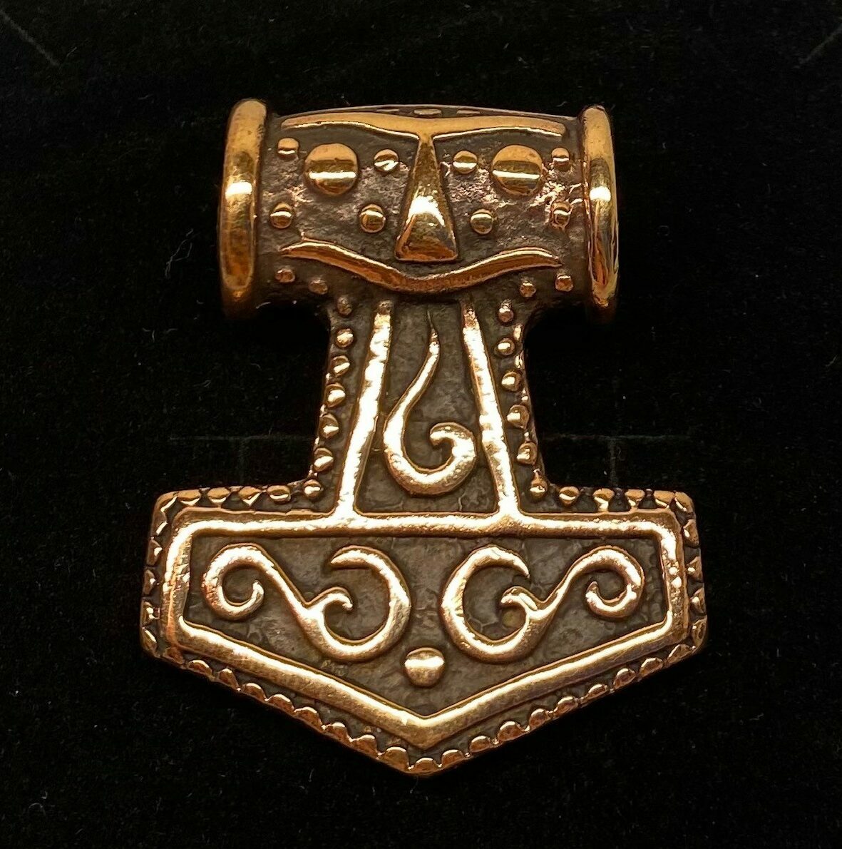 Vikingevedhæng bronze Thorshammer - Mjølner med Krigermaske XL, Vikingevedhæng i bronze - Thors hammer "Mjølner" med Krigermaske XL