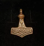 Vikinge vedhæng i bronze - Dobbeltsidet Thorshammer "Mjølner" stor