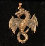 Vikingevedhæng i bronze - Drage Stor, vikinge vedhæng, drage, bronze, smykker, vedhæng, dragesmykke, luftdrage, museumssmykke, kopismykke, vikingefund, aser, magisk, rollespil, fabeldyr, eventyr, væsen, kopismykke, stort, kraftigt, biti, ribe