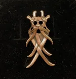 Vikingevedhæng i bronze - Odinmaske M vikingevedhæng bronze odin, Vikingevedhæng i bronze - Odinmaske M, århusmasken, århus, odin, aser, asernes øverste gud, nordisk, mytologi, museumssmykker, vikingesmykker, kopi, ægte, original, bronze, gylden, smykker, gave, amulet, biti, ribe