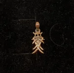 Vikingevedhæng i bronze - Odinmaske XS vikingevedhæng i bronze odin, lille, vedhæng, bronze, århusmasken, museumssmykke, museum, vedhæng, gyldent, fint, fund, biti, ribe, halskæde, billigt, ægte, original,