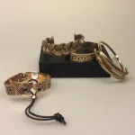 Armbånd bronze med Fenrisulven, fenris, loke, lokes søn, ragnarok, ulv, Armbånd bronze med keltisk evighedsflet ,Vikingearmbånd, vikingesmykker, fund, vikingefund, smykker, armring, herresmykke, herrearmbånd, til mænd, keltisk, flet, fletværk, uendelig, evig, museums, museumssmykker, biti, ribe