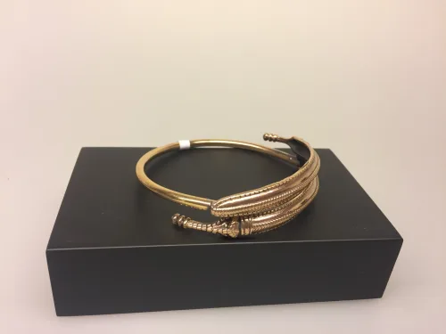 Vikingearmbånd Armring i bronze Midgårdsormen, slange, to hoveder, hoved i begge ender, slangearmbånd, guld, gyldent, forgyldt, Armbånd bronze med keltisk evighedsflet ,Vikingearmbånd, vikingesmykker, fund, vikingefund, smykker, armring, herresmykke, herrearmbånd, til mænd, keltisk, flet, fletværk, uendelig, evig, museums, museumssmykker, biti, ribe, bronzearmbånd, asgård, midgård, udgård, asa, asatro
