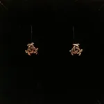 Bronze Ørestikkere Gælach Magiske tre, månen, la luna, månegudinden, feminin, intuition, amulet, Bronze Ørestikkere Spids Triscele, evigheden, eternity, infinity, treenigheden, magiske tal tre, tallet 3, triscal, triskele, Vikingeørestikkere Bronze - Jordknuden Lille, vikinger, vikingesmykker, vikingeørestikkere, ørestikkere, studs, bronze, guld, ægte, vikingetiden, keltiske, gyldne, små, flettede, fletværk, kopismykker, kopi, fund, udgravninger, guldskat, sølvskat, vikingekopi, museumssmykker, museumssmykke, knude, knuder, interessante, flotte, specielle, nordiske, guder, aser, asatro, solhverv, evigheden, infinity, never ending, amulet, amuletter, harmoni, harmoniske, ribe, ansgar, dagmar, vadehavet, domkirkepladsen, domkirke, biti,