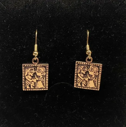 Bronze Ørehængere - Guldgubbe Kys, Vikinge Ørehængere i bronze - Guldgubbe kys, kærlighed, amulet, symbol, kærlighedsgave, valentinesgave, forlovelse, bryllup, kæreste, kærester, vikingesmykker, vikingefund, museumssmykker, kopismykker, vikingekopi, fund, ribe, biti, dansk, vikingesmykker bronze ørehængere guldgubbe kys