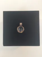 Vikingevedhæng i bronze - Gotlandsk Bjergkrystal mellem, M, Vikingevedhæng i bronze - Gotlandsk Bjergkrystal lille, museumssmykker, vikingesmykker, vedhæng, bronze, kobber, fund, udgravninger, kopi, smykker, ægte, original, aser, gamle, nordiske, guder, mytologi, nordisk, vikingetiden, biti, ribe, vikingesmykker - vikingevedhæng m gotlandsk krystal, forstørrelsesglas, krystal, bjergkrystal, smykke, bronze, vikingesmykke, vikingefund, kopi, kopismykke, udgravninger, arkæologiske, fund, historisk, vikingetiden, specielt, elegant, interessant, gaveide, gave, bronzesmykker kobber, biti, ribe,