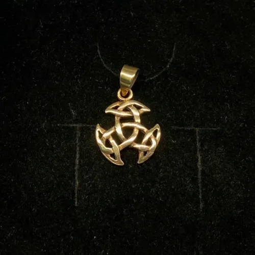 Vikinge vedhæng i bronze - Det kosmiske hjul lille, Vikinge vedhæng i bronze - Det kosmiske hjul S, evigheden, kosmisk, hjul, uendelig, livets gang, magiske tre. triskele, triscal, knude, vedhæng, bronze, museumssmykke, museums smykker, vikinger, vikingesmykker, vikingefund, freja, konfirmation, gave, gaveide, gyldent, billigt, flot, specielt, amulet, held, kopi, fund, ribe, biti, halskæde