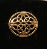 Vikingebroche i bronze - Keltisk flet evigheden, oval, broche, bronze, vikinge, smykker, kopismykker, vikingekopi, keltisk, museumssmykker, vikingefund, fund, danefæ, nordisk, aser, asatro, asgård, midgård, udgård, odin, thor, ydun, idun, freja, ribe, vadehavet, nordens ældste by, danmarks ældste by, biti