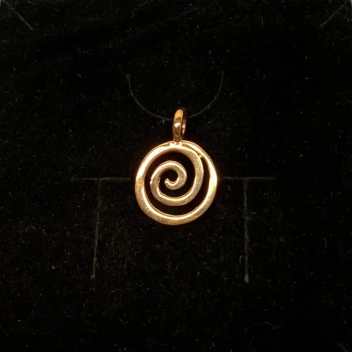Vikingevedhæng i bronze - Spiral vikingesmykke - spiral vedhæng i bronze, evigheden, energi, amulet, evighed, amulet, moder jord, uendelig, vikinger, vikingesmykker, vedhæng, spiral, snegl, magisk, amulet, museumssmykker, kopi, smykker, vedhæng, til kæde, ægte, kopi, fund, gamle, guder, aser, asatro, keltisk, ribe, vikingetiden, biti, vikingemotiv,