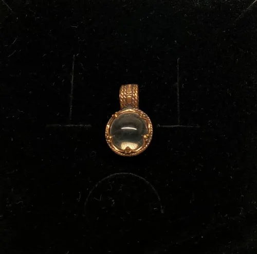 Vikingevedhæng i bronze - Gotlandsk krystal - S, Vikingevedhæng i bronze - Gotlandsk Bjergkrystal lille, museumssmykker, vikingesmykker, vedhæng, bronze, kobber, fund, udgravninger, kopi, smykker, ægte, original, aser, gamle, nordiske, guder, mytologi, nordisk, vikingetiden, biti, ribe,