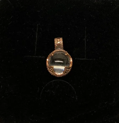 Vikingevedhæng i bronze - Gotlandsk Bjergkrystal mellem, M, Vikingevedhæng i bronze - Gotlandsk Bjergkrystal lille, museumssmykker, vikingesmykker, vedhæng, bronze, kobber, fund, udgravninger, kopi, smykker, ægte, original, aser, gamle, nordiske, guder, mytologi, nordisk, vikingetiden, biti, ribe