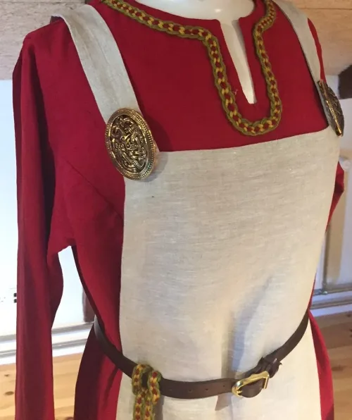 Vikinge Broche og vedhæng i bronze - "Skjold" i Jellingstil