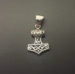Vikingevedhæng i sølv- Lille Thorshammer med ravn, vikinger, vikingesmykker, mjølner, thor, gamle, fund, vikingetiden, original, ægte, vikingefund, sølv, museumssmykker, kvalitet, specielle, gave, gaveide, konfirmation, barnedåb, biti, ribe