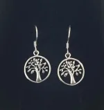 Vikingeøreringe i sølv - Livets træ Yggdrasil med løv, Vikingeøreringe i sølv - Livets træ Yggdrasil med blade - Vikinge vedhæng i sølv - Livets træ Yggdrasil med blade, Vikinge Vedhæng sølv - Livets træ Yggdrasil filigran, vikingesmykker, vikingsmykker, livstræet, ask, ygdrasil, yggdrassil, asatro, sølvvedhæng, sølvsmykke, kædevedhæng, freja, nordisk mytologi, asgård, udgård, midgård, museumssmykker, museums smykker, kopi smykker, fund, kopier af fund, ribe, biti,