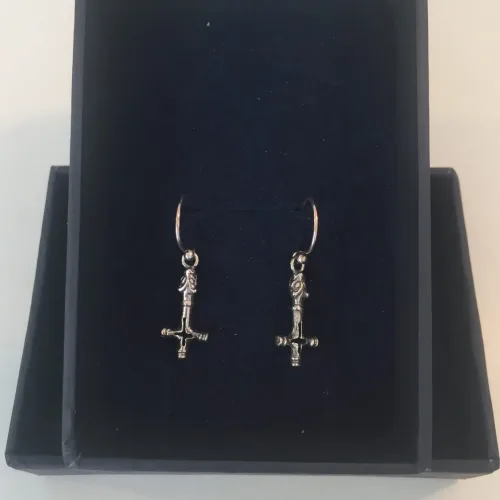 Vikingeørehængere i sølv - Islandsk kors med Fenris ulvekors fenrisulven