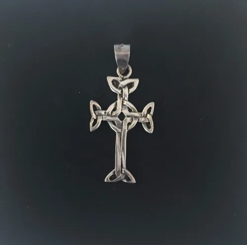 Vedhæng i sølv Lendalfoot Kors, np, 06-346-2, evighed, uendelighed, kors, sølvkors, vikingekors, vikinger, vikingetid, keltertid, keltisk mønster, fund, sølvkors, sølvvedhæng, ægte, original, oprindelig, gammelt, kopi, kopismykke, museumssmykke, ribe, biti