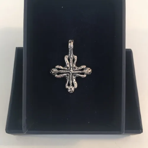 Vikingevedhæng i sølv - Bornholmsk vikinge kors, østerlars, sølvkors, dåbskors, dåbssmykke, dåbsgave, konfirmation, vikingefund, danefæ, sølvkors, gammelt, Vedhæng i sølv - Bornholmsk vikinge kors, ægte, originalt, kopi, museumssmykker, museums, kopismykker, gamle, vikingesmykker, vikingetiden, ribe, østerlarskors