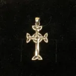 Vedhæng i sølv Lendalfoot Kors, np, 06-346-2, evighed, uendelighed, kors, sølvkors, vikingekors, vikinger, vikingetid, keltertid, keltisk mønster, fund, sølvkors, sølvvedhæng, ægte, original, oprindelig, gammelt, kopi, kopismykke, museumssmykke, ribe, biti