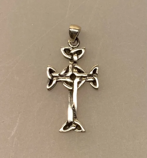 Vedhæng i sølv Lendalfoot Kors, np, 06-346-2, evighed, uendelighed, kors, sølvkors, vikingekors, vikinger, vikingetid, keltertid, keltisk mønster, fund, sølvkors, sølvvedhæng, ægte, original, oprindelig, gammelt, kopi, kopismykke, museumssmykke, ribe, biti