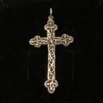 Vedhæng i sølv - Rosenkors, trekløver, magiske tal tre, trekløver, treeinghed, kors, kristent, roser, ægte, sølv, sterlingsølv, sølvkors, specielt, stort, flot, sølvvedhæng, vedhæng, til kæde, halssmykke, korssmykke, ribe,