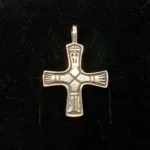 Vedhæng i sølv Vikinge kors med Kristus, sølvkors, ægte, sølv, sterling sølv, sølvvedhæng, kædevedhæng, kristus, jesus, vikinger, vikingetiden, vikingesmykker, kopi, kopismykker, original, oprindelig, museums, museumssmykker, ribe, biti