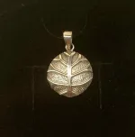 Vikingevedhæng i sølv - Livets træ Yggdrasil stiliseret masiv