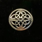 vikingebroche sølv keltisk knude oval, museumssmykker, vikingesmykker, sølv, broche, nål, keltisk, knude, evighed, infinity, ægte, original, fund, kopi, udgravninger, nordiske, mytologi, tro, aser, asa, guder, biti, ribe