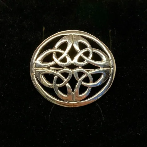 vikingebroche sølv keltisk knude oval, museumssmykker, vikingesmykker, sølv, broche, nål, keltisk, knude, evighed, infinity, ægte, original, fund, kopi, udgravninger, nordiske, mytologi, tro, aser, asa, guder, biti, ribe