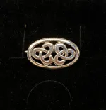 vikinge broche i sølv keltisk lille oval, broche, vikingesmykker, vikinger, vikingetiden, keltisk, gamle, guder, mytologi, nordisk, fund, original, ægte, sølv, smykker, museumssmykker, evighed, fund, udgravninger, smuk, symbolik, biti, ribe