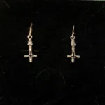 Vikingeørehængere i sølv - Islandsk kors med Fenris ulvekors fenrisulven