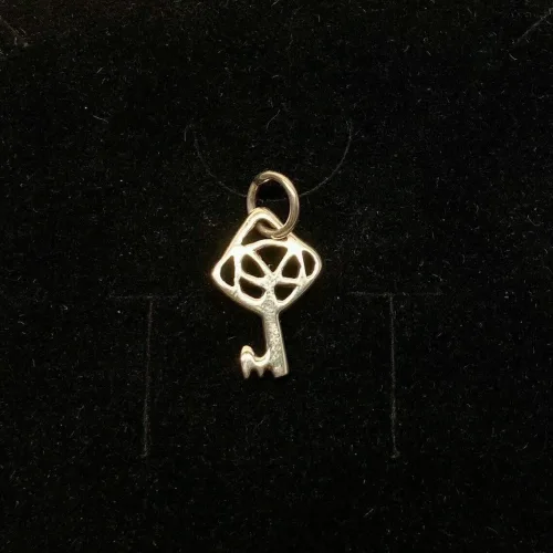 Vikingevedhæng i sølv - Nøglen til Himmeriget mellem, himmelnøgle, nøgle til himlens port, amulet, sølv, sterling sølv, ægte, vikingesmykker, museumssmykker, kristent, lykke, biti, ribe, museumssmykker, museums, kopismykker, kopi, fund,vikingefund