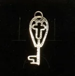 Vikingevedhæng i sølv - Nøglen til Himmeriget med kors, kristent, amulet, ammulet, lykkebringende, beskyttende, beskyttelse, himmelnøgle, nøgle til himlen, vikingesmykker, vikingefund, museumssmykker, museums, kopi, vikingekopi, kopismykker, kristne vikinger, ribe, biti, dansk