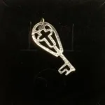 Vikingevedhæng i sølv - Nøglen til Himmeriget med kors, kristent, amulet, ammulet, lykkebringende, beskyttende, beskyttelse, himmelnøgle, nøgle til himlen, vikingesmykker, vikingefund, museumssmykker, museums, kopi, vikingekopi, kopismykker, kristne vikinger, ribe, biti, dansk