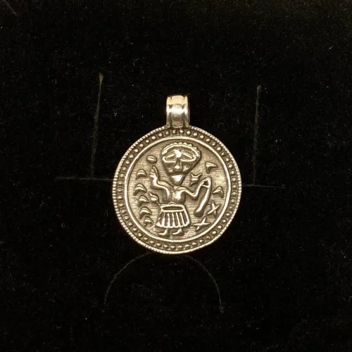 Vikingevedhæng i sølv - Norne skæbnegudinde, norner, spindegudinde, urd, uhrd, brønd, livsbane, livets træ, ask, ygdrasil, , skuld, verdande, fortid, nutid, fremtid