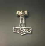 Vikingevedhæng i sølv - Thorshammer med Odins ravn massiv