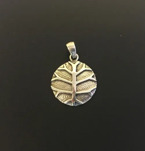 Vikingevedhæng i sølv - Livets træ Yggdrasil stiliseret masiv