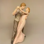 Arora "More than words" - Par, der danser - Lost in You - Dansende par "Lost in You - kærlighed - bryllup - bryllupsgave - sølvbryllup - kobberbryllup - Dansende par "Lost in You, arora, figur, forlovelse, valentine, valentinesgaeve, brudepar, kærlighedserklæring, frieri, vil du gifte dig med mig, gaveidé, morgengave, bryllupsgave, sølvbryllup, sølvbrudepar