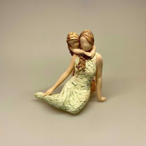 More than words Figur - Like Mother like Daughter, moster, faster, niece, papmor, nabo, søstre, storesøster, lillesøster, kærlighed, mor og datter, figur, symbol, betyder meget, værdifuld, gaveide, smuk, kunst, håndlavet, moddleret, arora, more than words, willowtree, biti, ribe, vadehavet