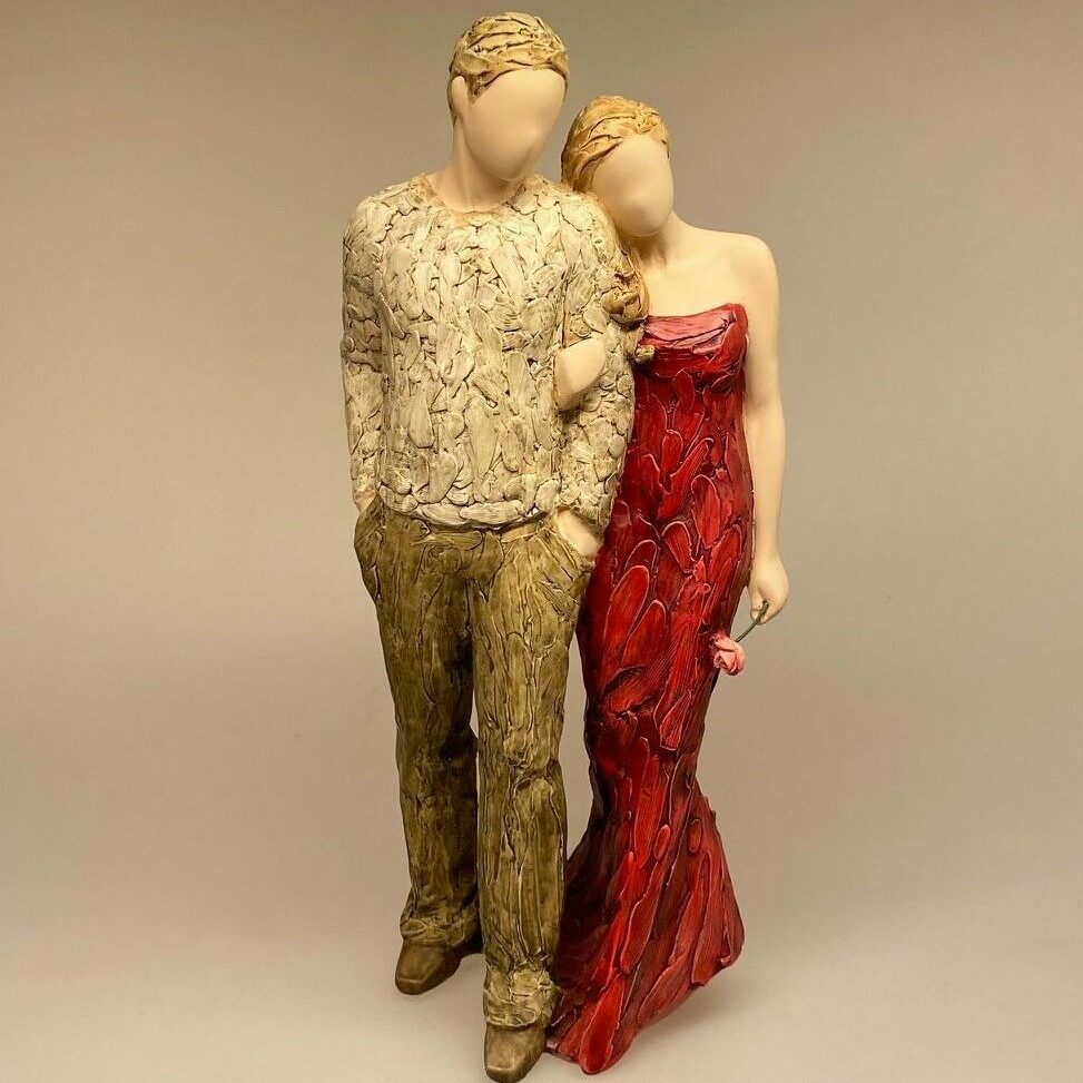 Arora, More than words Par arm i arm - Everlasting Love rød, "More than words" - Par, arm i arm - Everlasting Love rød - Par, arm i arm "Everlasting Love" - kærlighed - bryllup - bryllupsgave - sølvbryllup - brudepar - kobberbryllup -