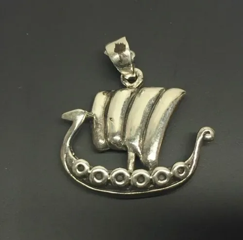 sølv vikingevedhæng vikingeskib sølv