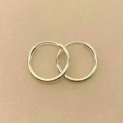 Creoler i Sølv Ø 20 mm Glatte Hoops 2 mm, sø 2020, tyke, små, hoops, runde, ringe, øreringe, loops, ørenringe, ægte, sølv, sterling sølv, billige, holdbare, stærke, kvalitet, tykke, chunky, kraftige, flotte, stine a, maanesten, biti, ribe, billige, tilbud, parpris, stine a, maanesten, pico, enamel, cph, jane kønig, maanesten, danske, brands, design, ægte, ren, sølv, sterling, 925,