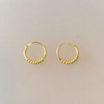 Creoler - Ø 12 mm øreringe forgyldt sølv med glat snoning, Creoler - øreringe forgyldt sølv (12 mm) - små creoler med glat snoning