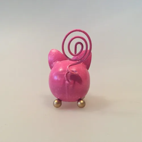 Memo holder metal - Lyserød gris, Metal Figur - Lyserød Gris, grisebasse, grissebasse, pink, svin, pig, piggy, ting med grise, gurli gris, gustav gris, memoholder, huskeseddel, noter, huskeklemme, indkøbsseddel, pengegave, pengeholder, fotoholder, gave, metalgris, grisefigur, metalfigur,