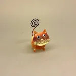 Metal Figur - Kat Brun, Memo holder metal - Brun kat, garfield, rød, kat,memoholder, indkøbsseddel, huskeseddel, huskekleme, fotoholder, metalkat, kattefigur, ting med katte, katteting, gaveidé, brun kat, garfield, mis, lille mis, missekat,