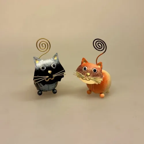 Metal Figur - Kat Sort, Metal Figur - Kat Brun, Memo holder metal - Brun kat, garfield, rød, kat,memoholder, indkøbsseddel, huskeseddel, huskekleme, fotoholder, metalkat, kattefigur, ting med katte, katteting, gaveidé, brun kat, garfield, mis, lille mis, missekat,