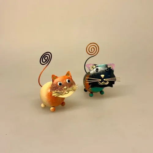 Metal Figur - Kat Brun, Memo holder metal - Brun kat, garfield, rød, kat,memoholder, indkøbsseddel, huskeseddel, huskekleme, fotoholder, metalkat, kattefigur, ting med katte, katteting, gaveidé, brun kat, garfield, mis, lille mis, missekat,