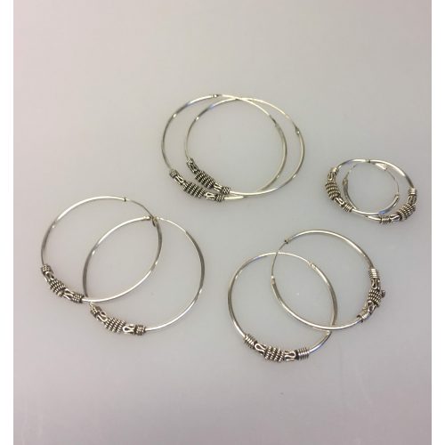 Øreringe - Creoler i sølv (40 mm) med 3 spiral og oxyderet S-mønster -Øreringe - Creoler i sølv (35 mm) med 3 spiral og oxyderet S-mønster