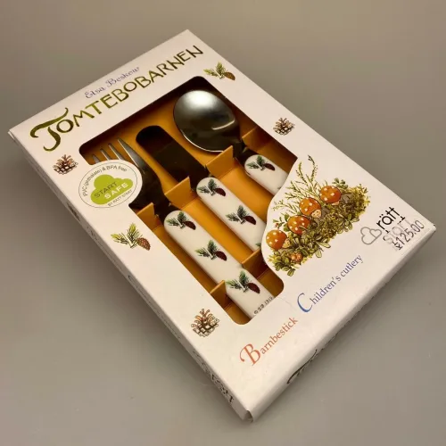 Elsa Beskow børnebestik - Tomtebobørnene, barnedåb, dåbsgave, barselsgave, gaveidé, børneservice, nostalgisk, svensk, emil, astrid lindgren,Elsa Beskow service Børne bestik Tomtebo børnene